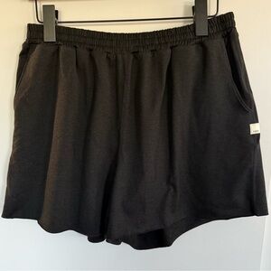 Vuori Boyfriend Short Size Medium